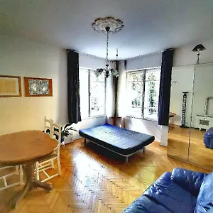 Romantic Studio In 12th District Close To Mom Park Appartement