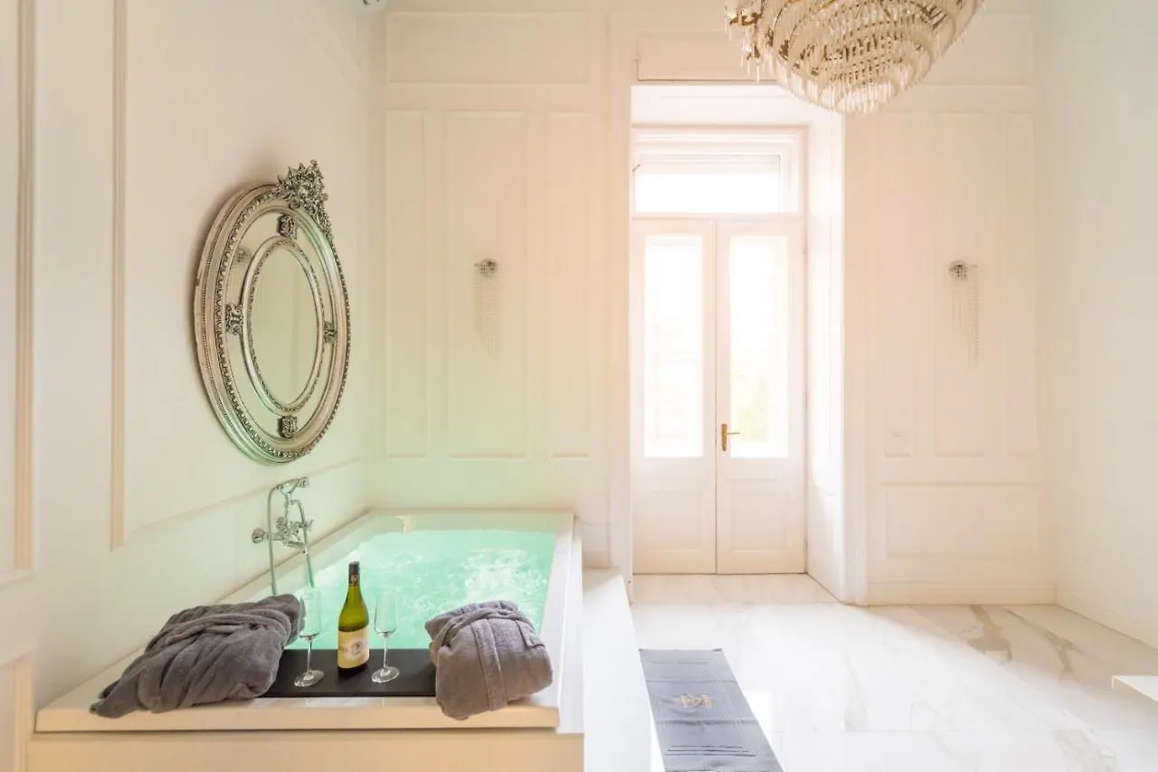 Jacuzzi Sinagoga View Apartment Budapest Hungary